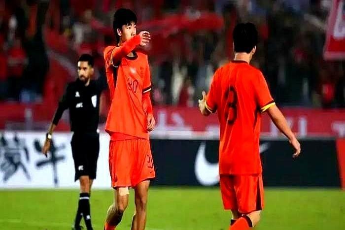 这脸打得真是又快又响。前脚刚有人信誓旦旦地说U17出线稳了，后脚巴林就1-2