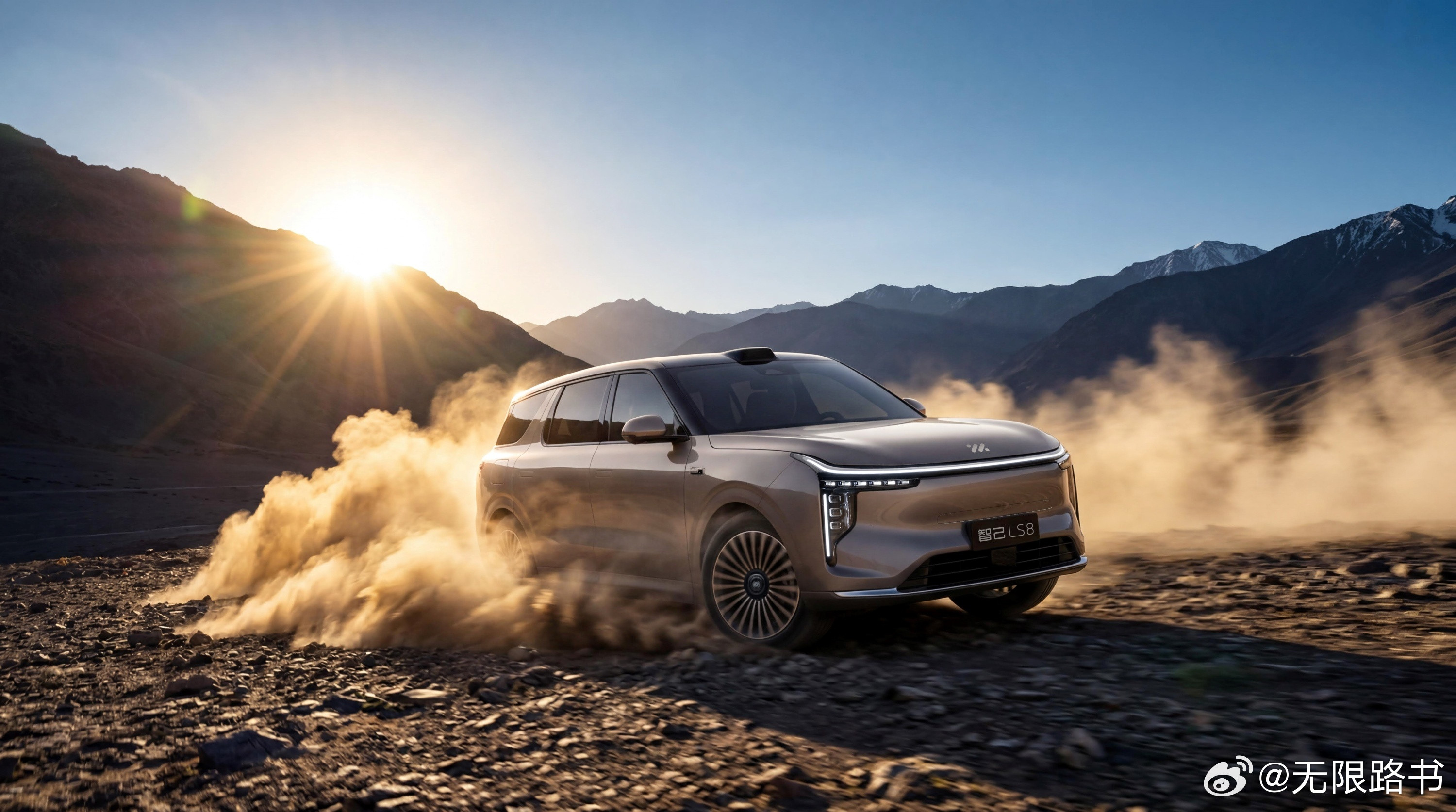 五座六座全都有的智己LS8，到底是不是“最强8系”还有待观察，不过产品力确实过硬