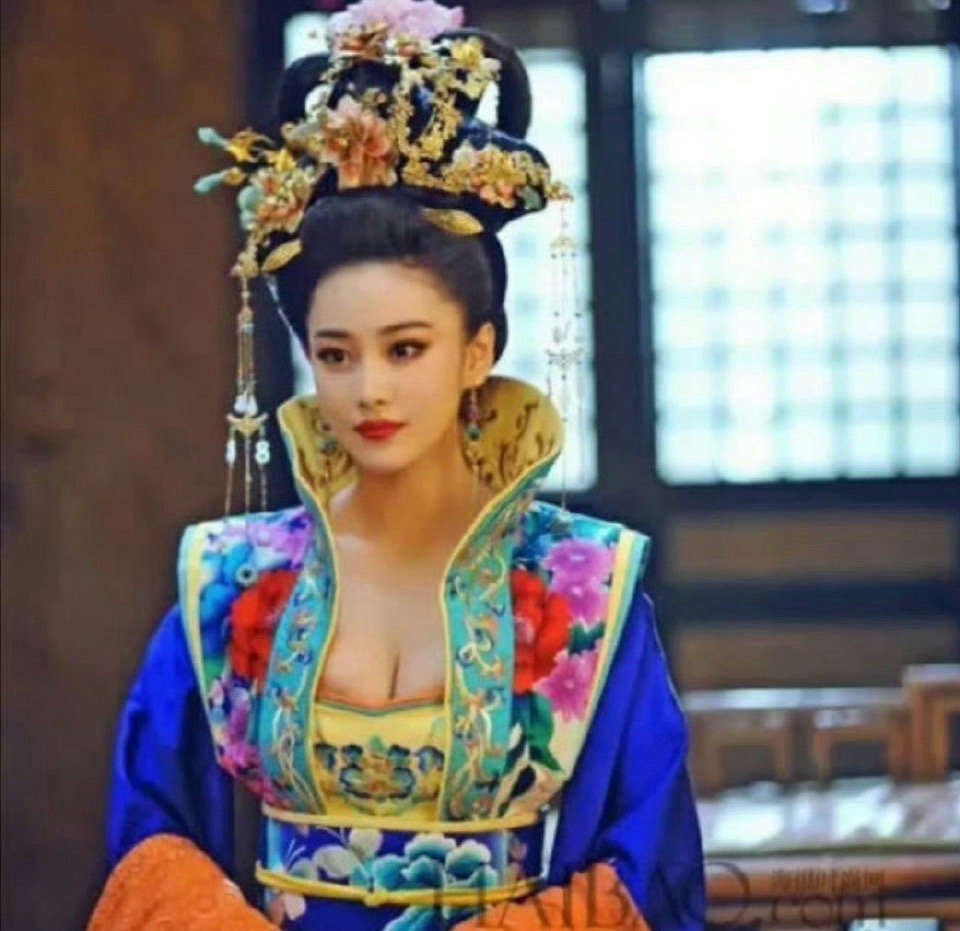 “据说当时武媚娘传奇播到一半，被拉回去要求整改.....”​​​