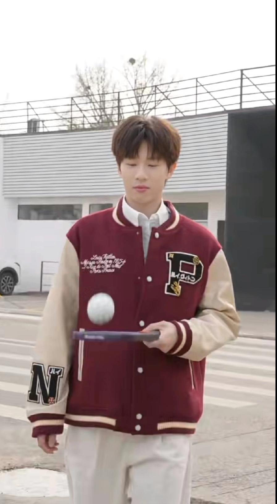 国乒跨界天花板！林高远打匹克球也太帅了✨刷到林高远这组匹克球大片，直接被帅