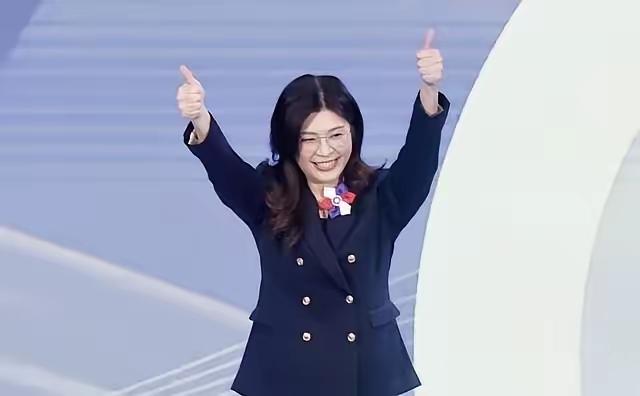 比马英九更勇，郑丽文丢出两岸“震撼弹”——公开主张国民党重返执政后签署“两岸和平