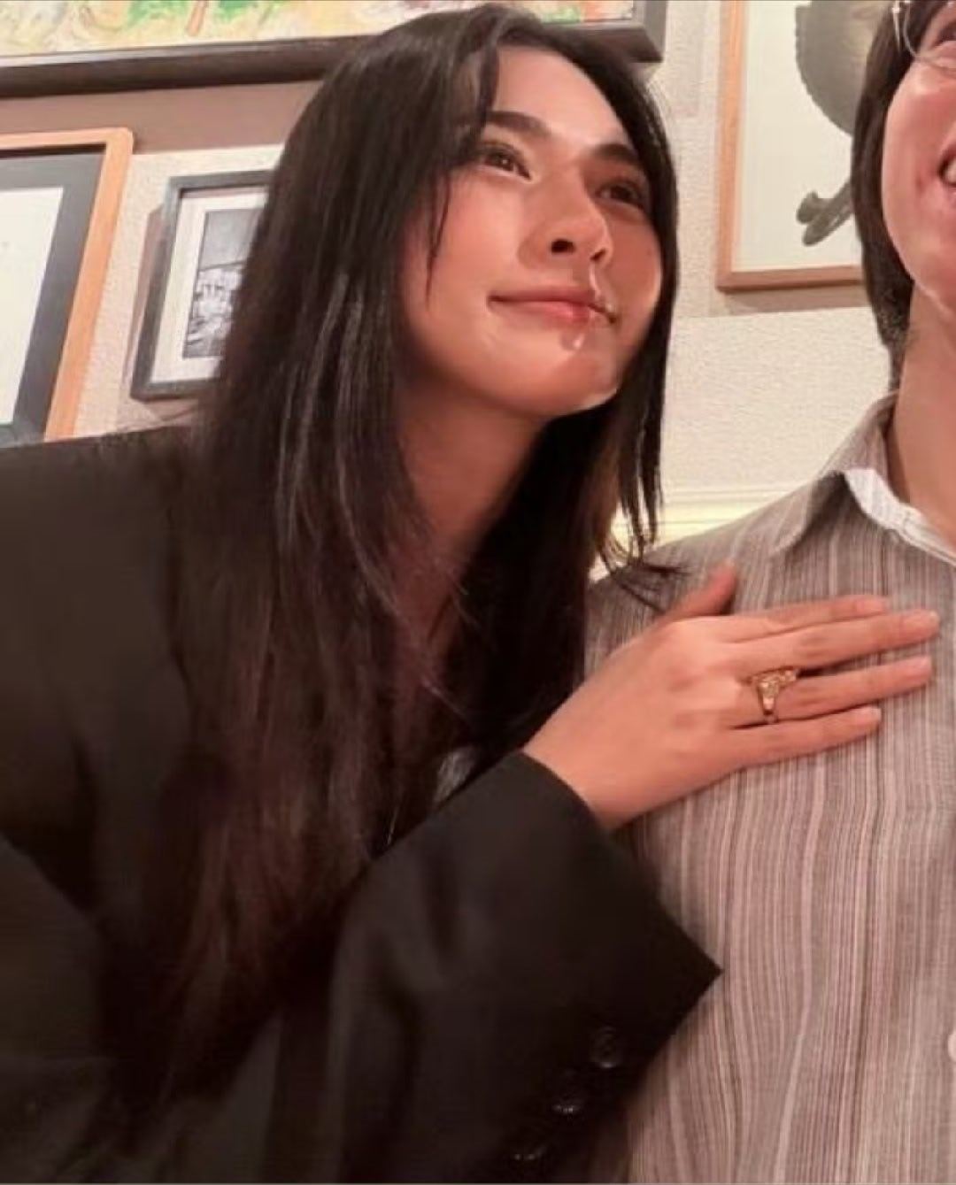 好大一颗戒指💍​​​