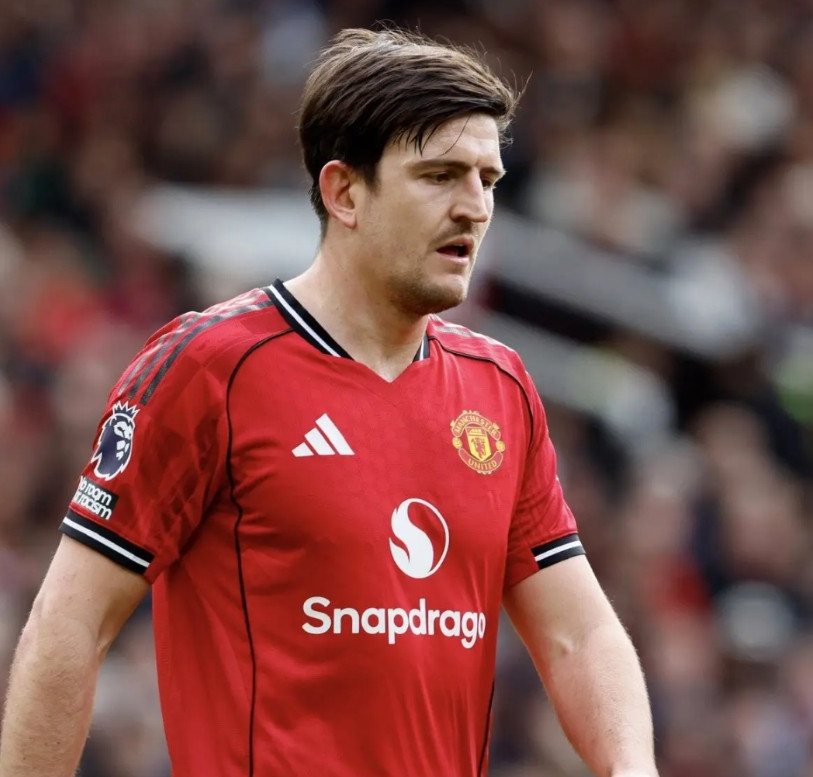 马奎尔说自己青训练的是中场，后来个子太高了才改踢中后卫的其实不少曼联球员都有