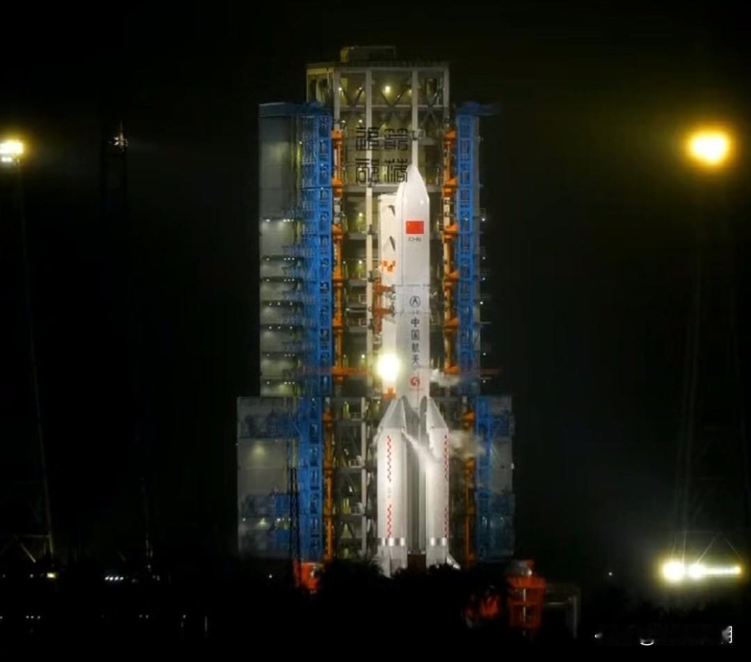 ▶️时讯！【现场直击】北京时间2025年12月20日20时30分，我国在文昌航天