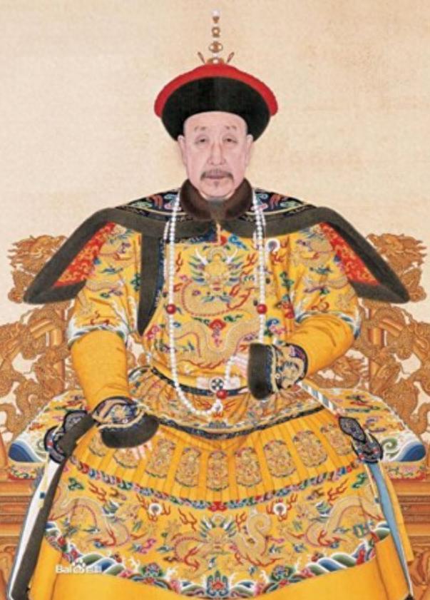 27年里，大清几乎每年都要砍掉一个总督或巡抚。最诡异的是乾隆禅让前那十几年——封