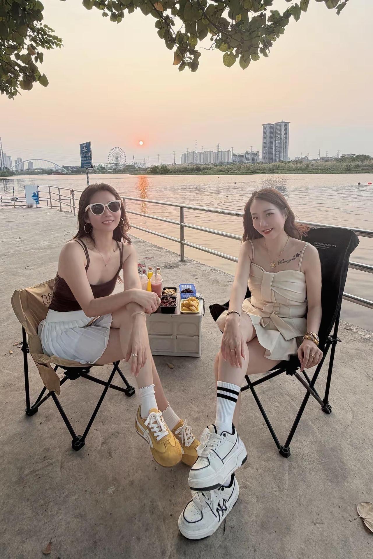 没什么好比的我不喜欢两面三刀不想参与复杂的圈子只求日子安稳平安每天快乐一