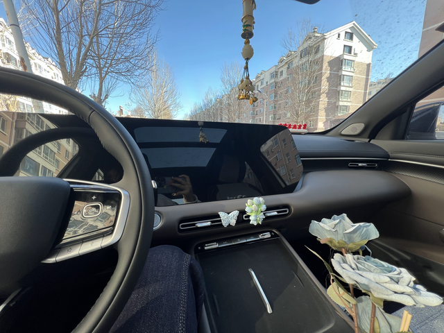 作为女生的第一辆车确实观摩了好几个月，也对比了很多品牌，最终还是决定购买长安c