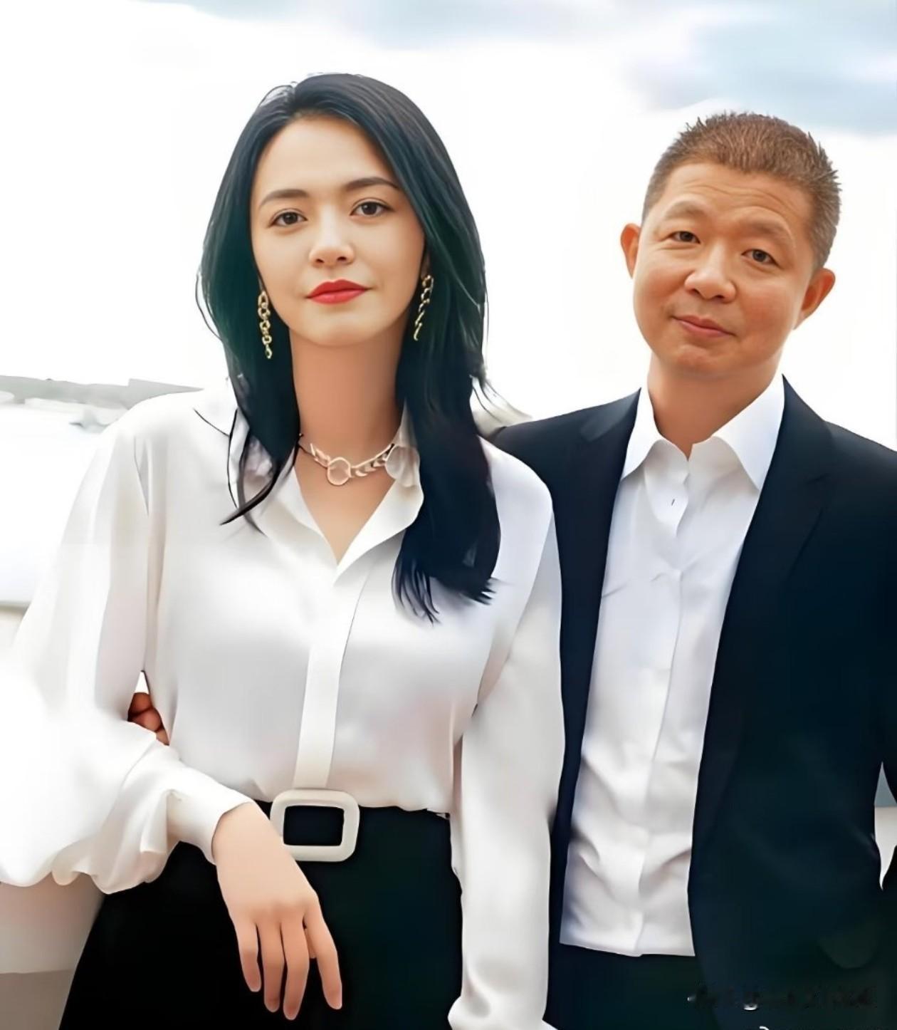 难怪是已离婚多年原来一切有迹可循福建女孩姚晨在去年6月的发文公开祝贺曹郁当