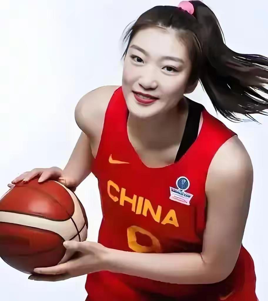 现在还有人埋怨宫鲁鸣不用李蒙了吗？全运会女篮决赛，广东队击败了拥有豪华阵容的四川