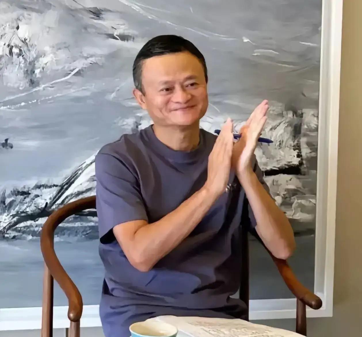 钉钉那位扛把子临走前扔了篇万字“吐槽帖”，直接把阿里遮羞布扯了！以前戴工牌出门