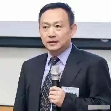 卢麒元这句话，道破百年隐痛：顶层若烂了根，再盛的枝叶也会枯！​​卢麒元曾说过一