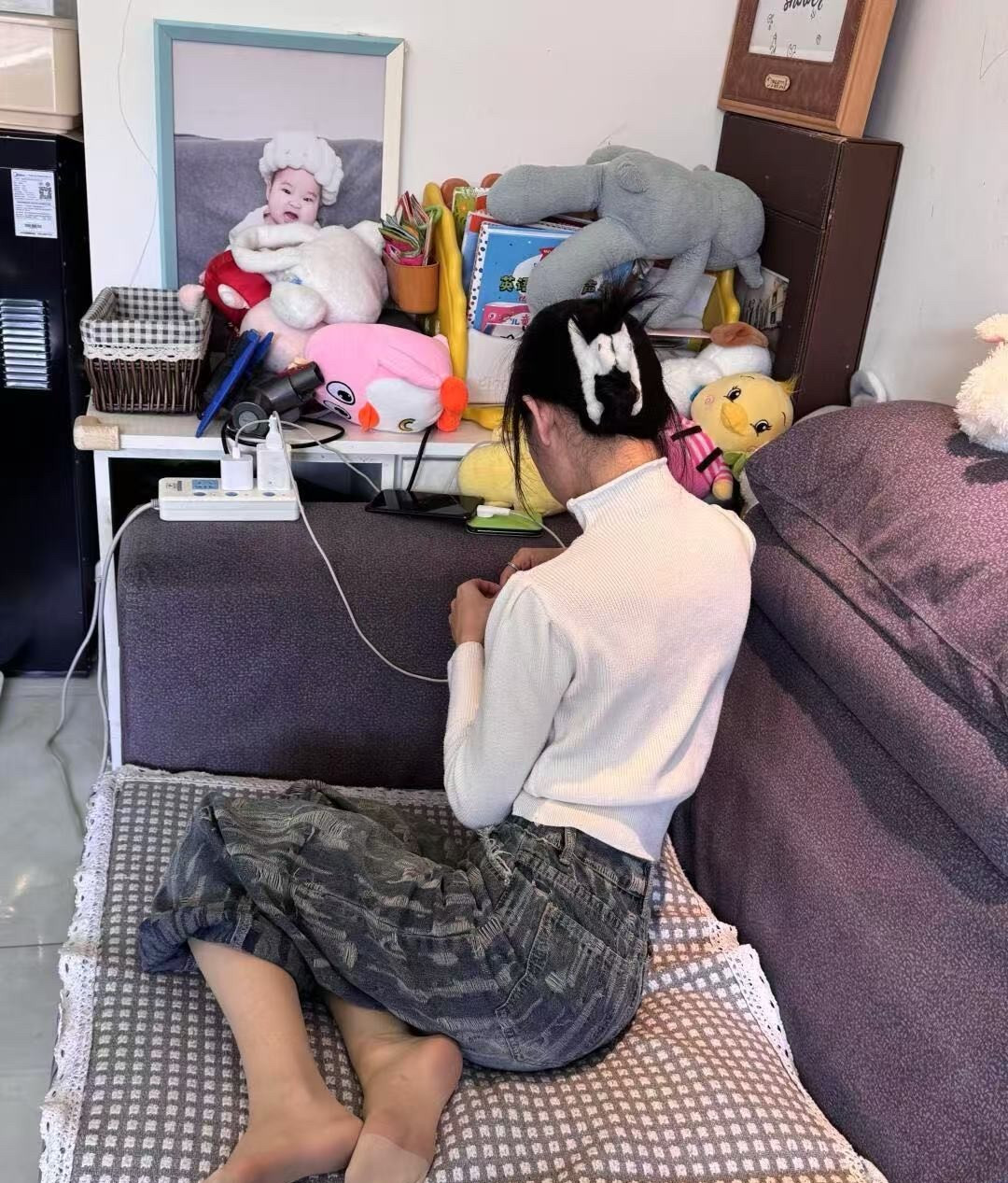 刚上大二的小姨子人妻感这么重