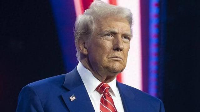 🔥美国债务巨坑：日耗大约30亿利息，中国为何“只守不攻”？美国债务危机已