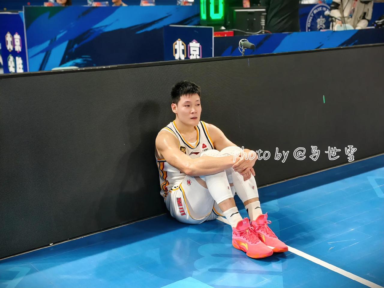 山西67-91惨败广厦，无缘4强，这四人必须为输球背锅！1. 葛昭宝：根本不配