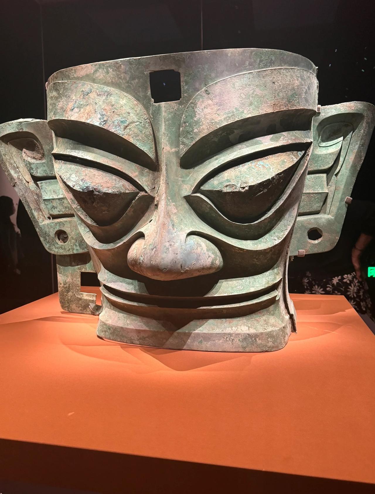 这一观点极具冲击力，本质上是在挑战“地缘考古”的传统定式。若割裂两者的关系，