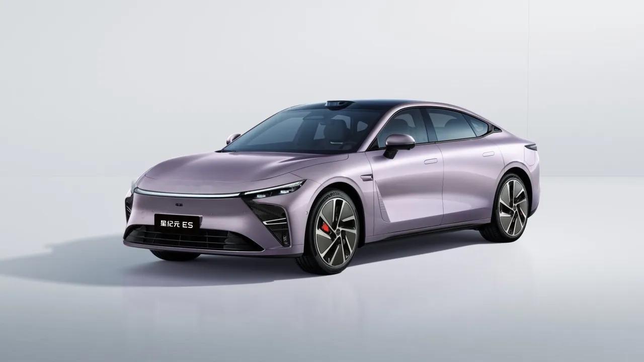 2025款星纪元ES与ET携硬核技术与诚意政策来袭，不仅以差异化定位覆盖多元出行