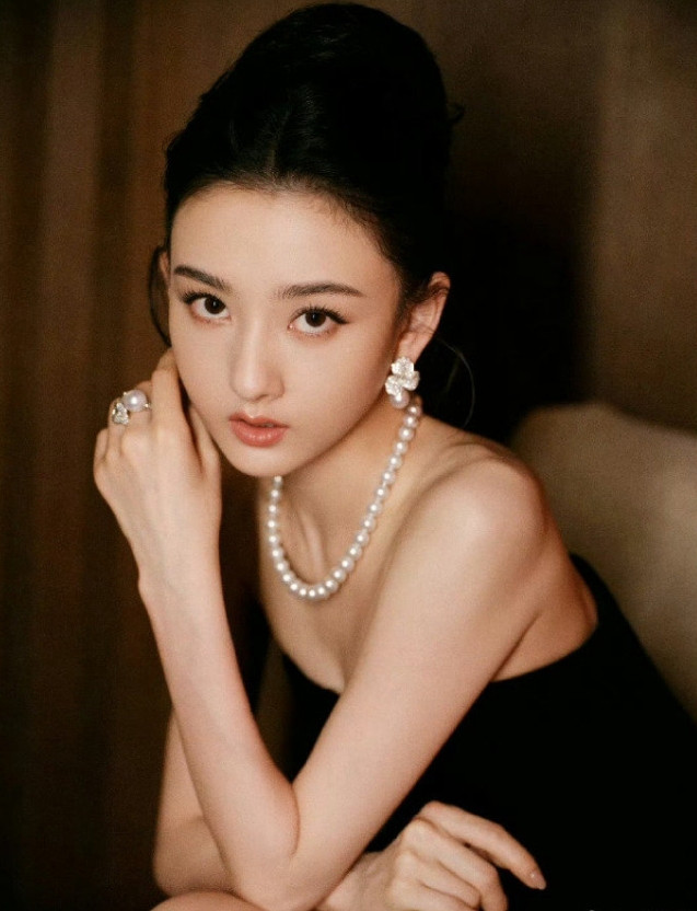宋祖儿回归后第一场活动是vogue
