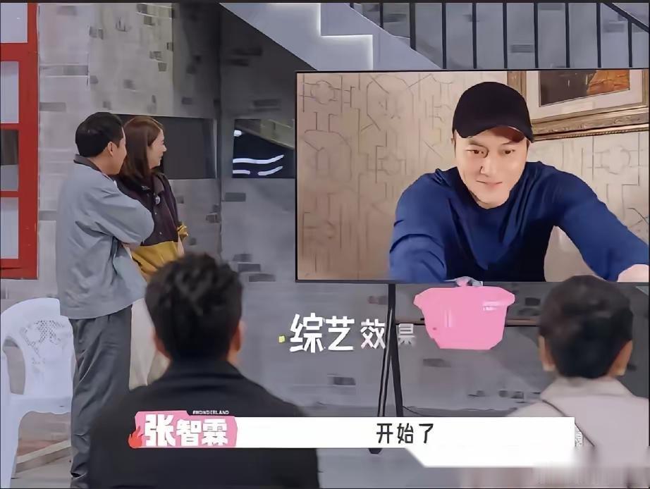 张智霖爱打麻将这件事，这下肯定要全网皆知了。袁咏仪录制新一季的《五十公里桃花坞