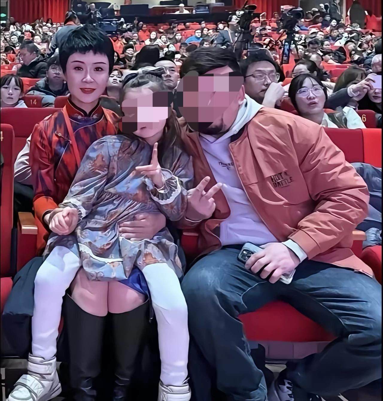 贺娇龙走了，她生前总觉得亏欠家人她是拼命三娘，由于工作繁忙，无暇顾及家庭，家