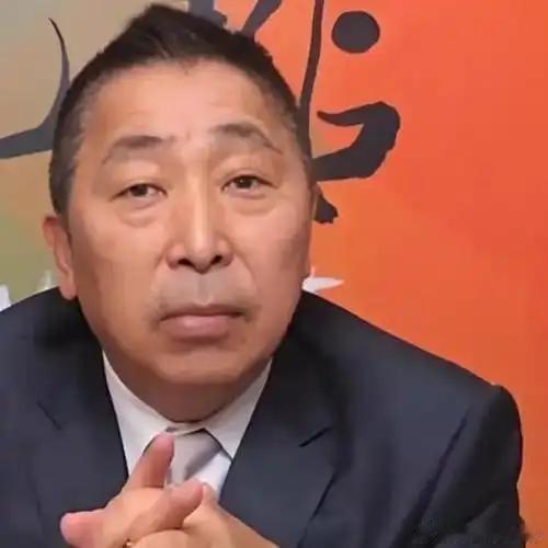 5月16日，台湾名嘴唐湘龙说：这个世界上只有一个国家的领袖敢当着美国总统的面对他