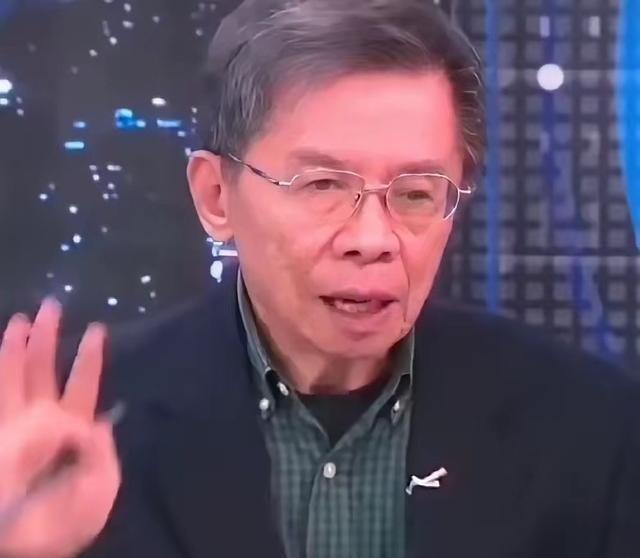 5月24日，台湾名嘴沈富雄说：世界上没有任何一个小岛被军舰和飞机围的密不透