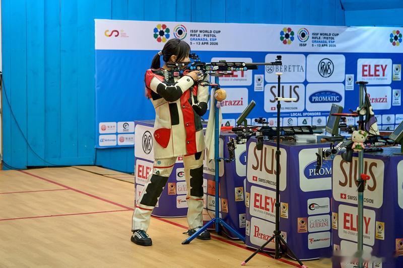 射击世界杯西班牙站，男子步枪三姿决赛东京奥运会男子50米步枪三姿冠军张常鸿摘得个