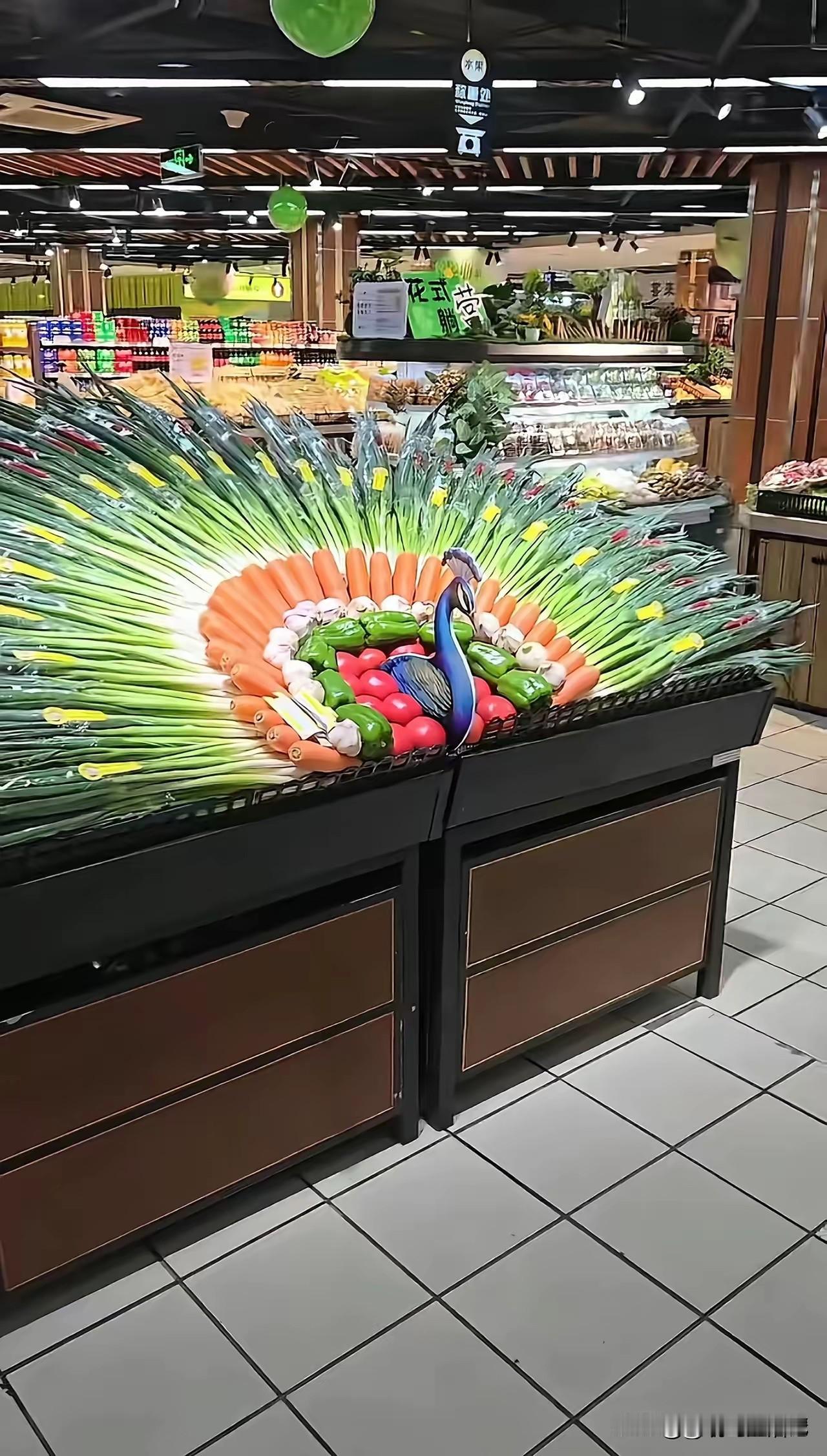 但凡买了任何一种菜，感觉都对不起这只孔雀。