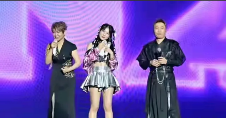 不男不女的小品演员，还能留点体面，有点尊严，要点脸吗？在沈阳开演唱会，说是有特