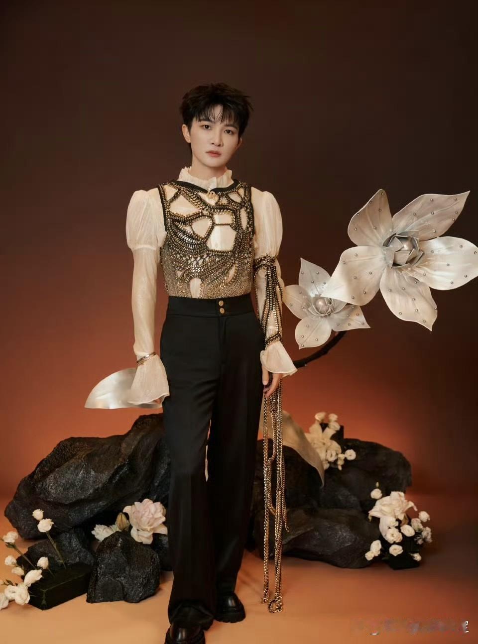 本来好好的一个歌手，被别有用心的人带歪了