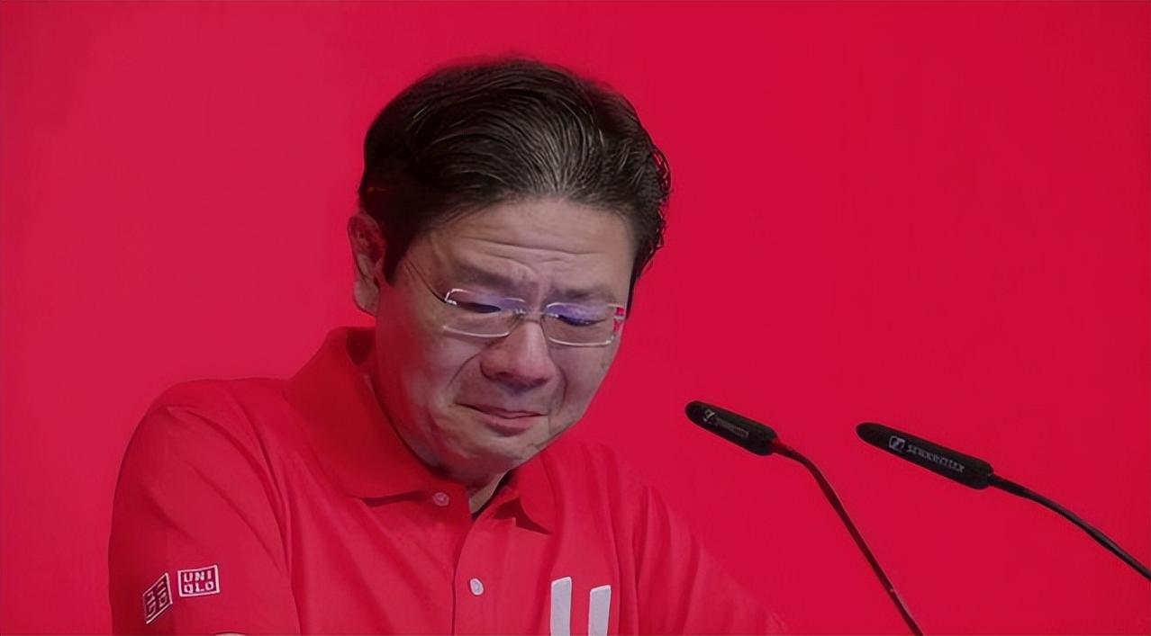 新加坡总理当众落泪，不是软弱，是对家国的满心牵挂5月1日，新加坡总理黄循财在