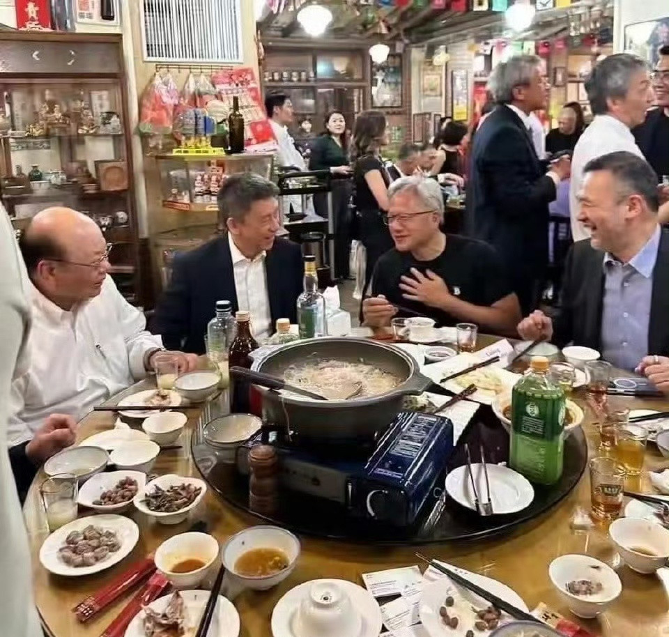 可以体面一点了，不能老吃路边摊的