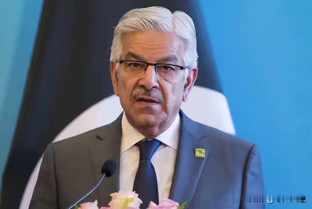 巴基斯坦破防了！近日，巴基斯坦国防部长阿西夫训斥美国，称巴基斯坦像卫生纸一样被美