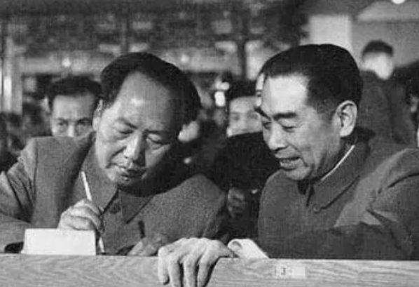 1964年7月2日，毛泽东听取周恩来汇报工作时说：“各省要搞兵工厂，先搞修理，再