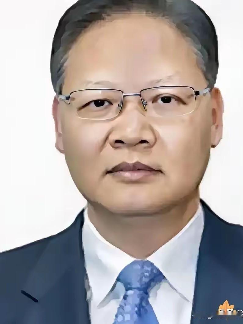 徐飞洪因一条印度签证提问陷入舆论漩涡。他以工作繁忙回避，结果舆论反而升温——连海