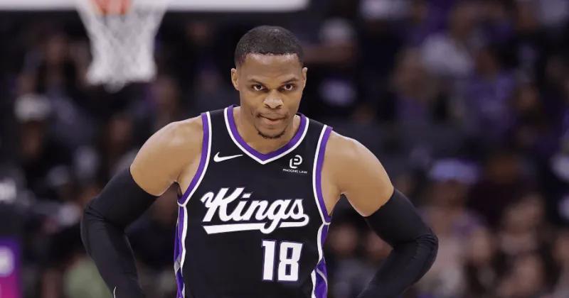 曾经的三双王，MVP，又又又被打回了原形了。国王主场117-144惨败森林狼。