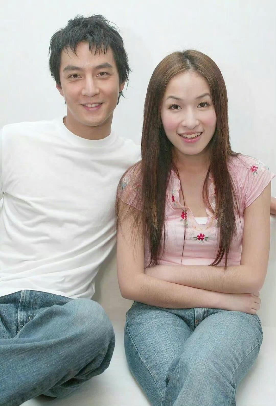 2002年，萧亚轩发行音乐专辑《爱的主打歌·吻》时，拍《他和她的故事》MV，需要