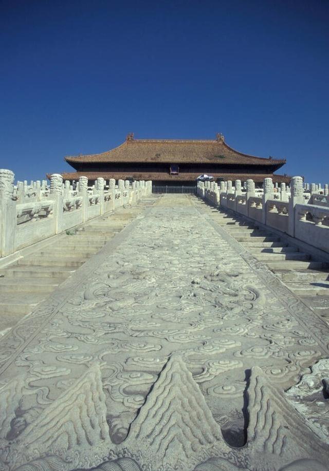 雍正王朝中，八贤王胤禩之所以没有夺嫡成功，是因为他犯了三个致命错误！胤禩是康熙