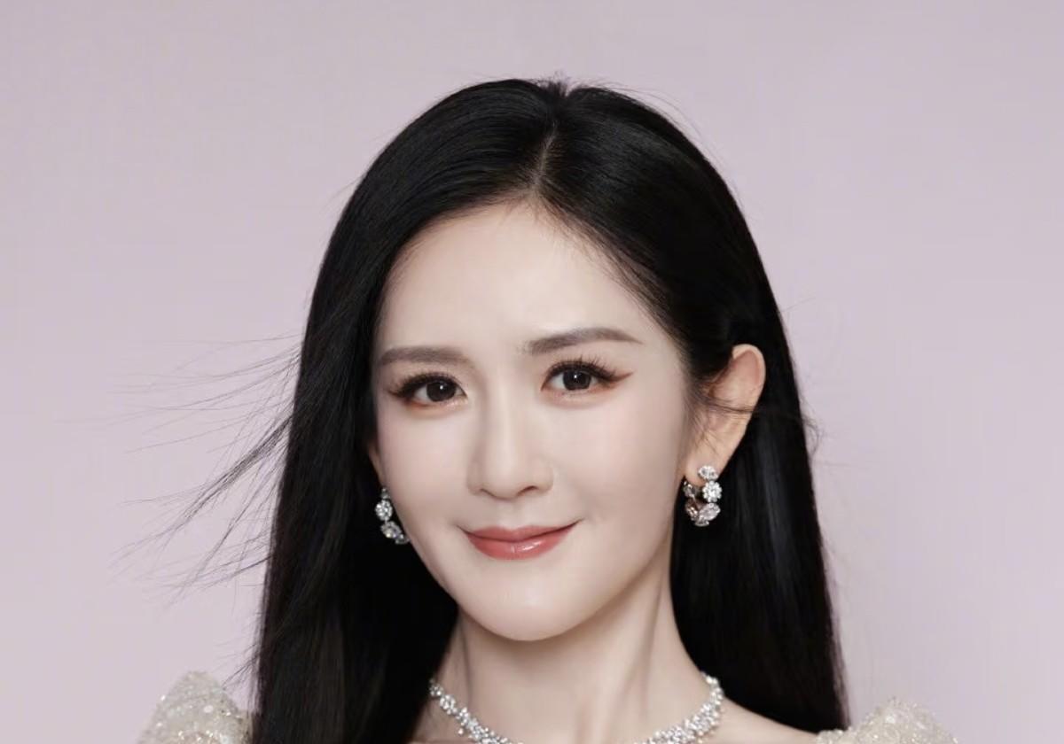 5月5日成都金融城演艺中心！谢娜首场个人演唱会排面拉满，半个娱乐圈扎堆送花