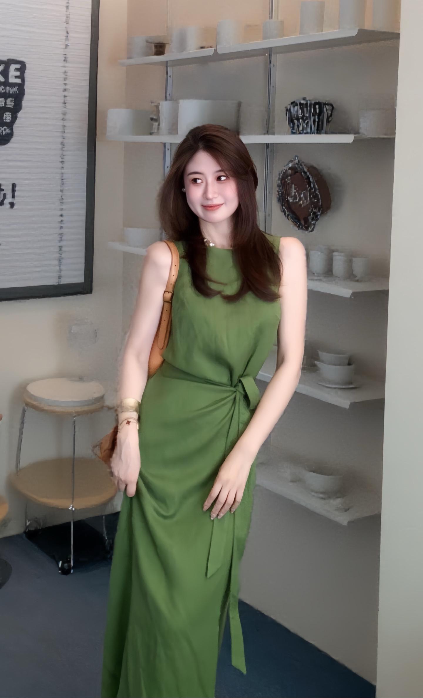 心仪这件裙子