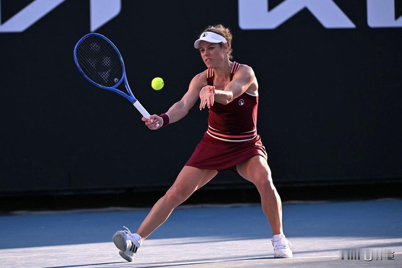 理解郑钦文，成为郑钦文[捂脸哭]去年澳网女单第二轮0-2不敌西格蒙德之后，很多球