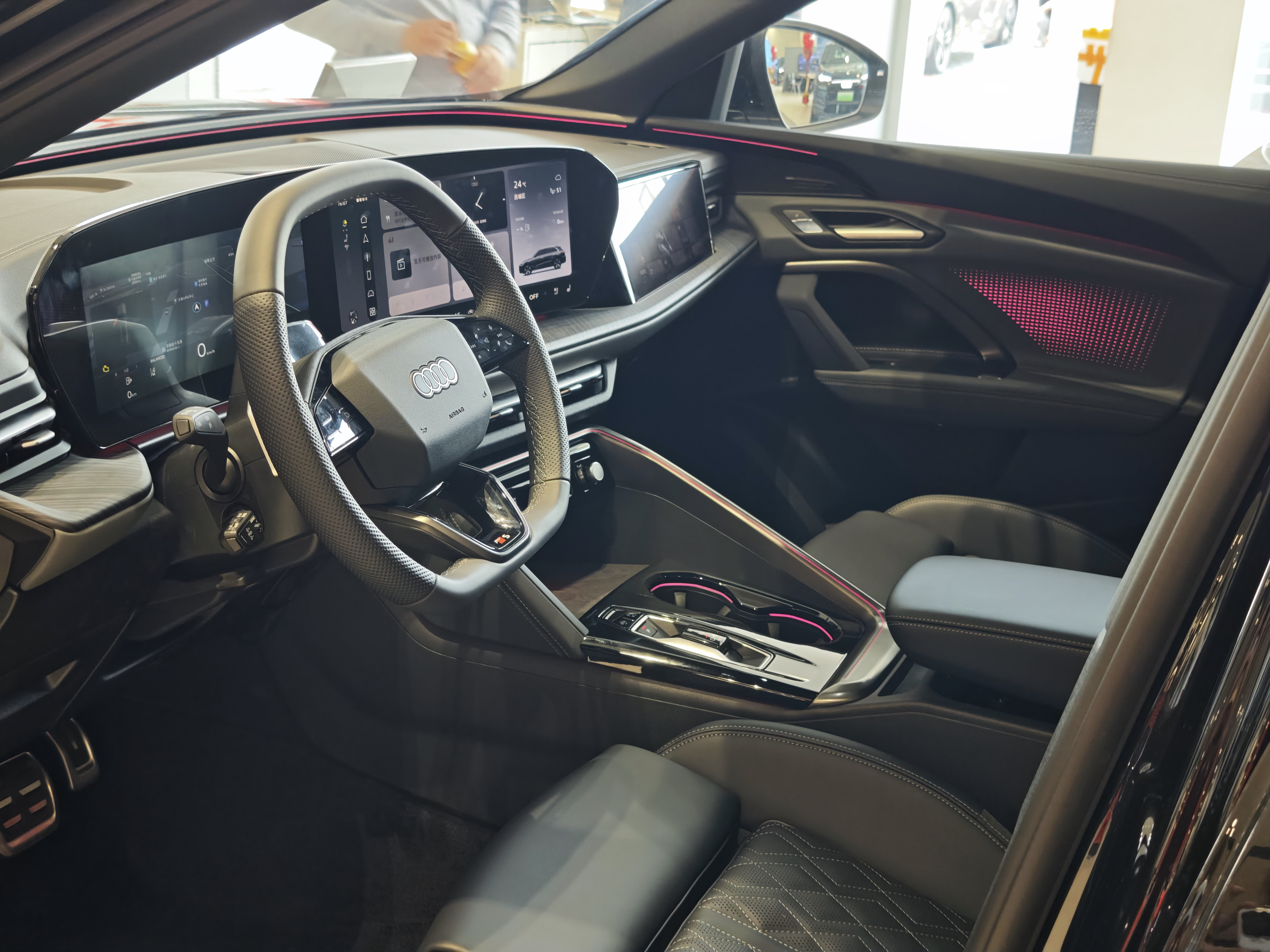 豪华中型SUV市场，全新奥迪Q5L一上市就成为焦点。作为奥迪深耕中国市场的标杆车