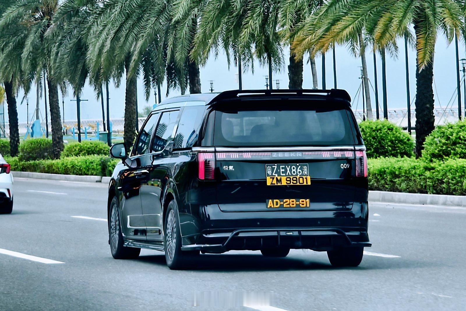 不懂就问：三块牌照哪个是主牌？[晕]MPV​​​