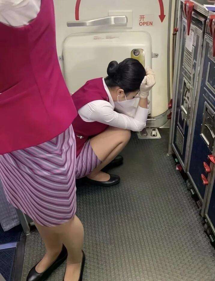 不用去羡慕，也不用去比较，把生活调到自己最喜欢的频道，站在自己热爱的世界里闪闪发