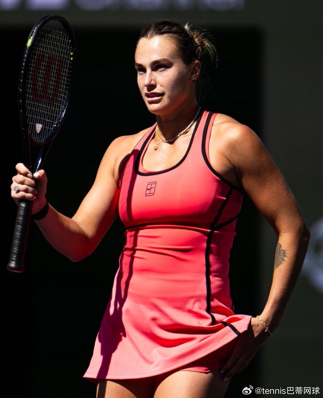 萨巴伦卡3-6、6-3、7-6(6)击败莱巴金娜挽救赛点夺冠。✅萨巴伦卡成