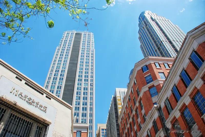 天津楼市：市场变化肉眼可见：去年房价回调力度较大，今年跌幅明显收窄。核心板块