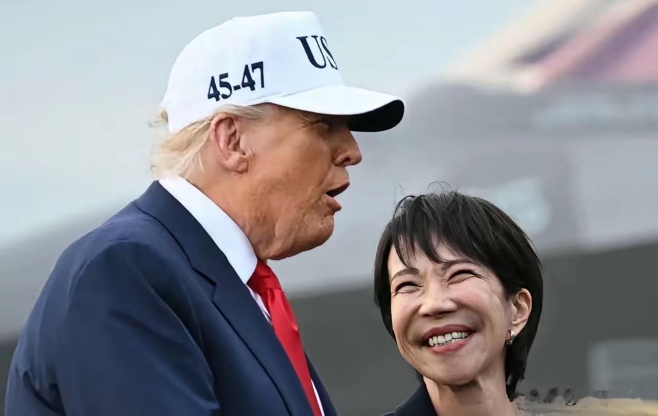 笑不活了！同样是笑脸，把图一和图二放在一起一对比，差别立马就看出来了[无奈摊手]。