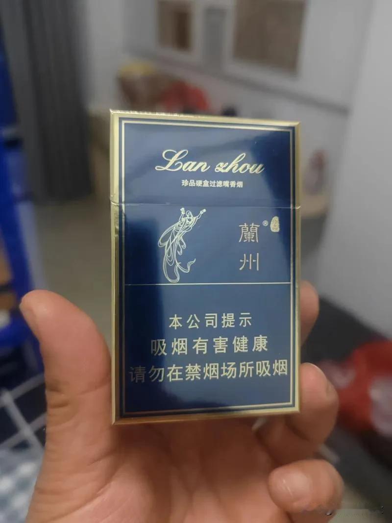 大家有没有发现最近烟的价格好像是降了！最近去买烟突然发现以前特别紧俏的烟似乎没