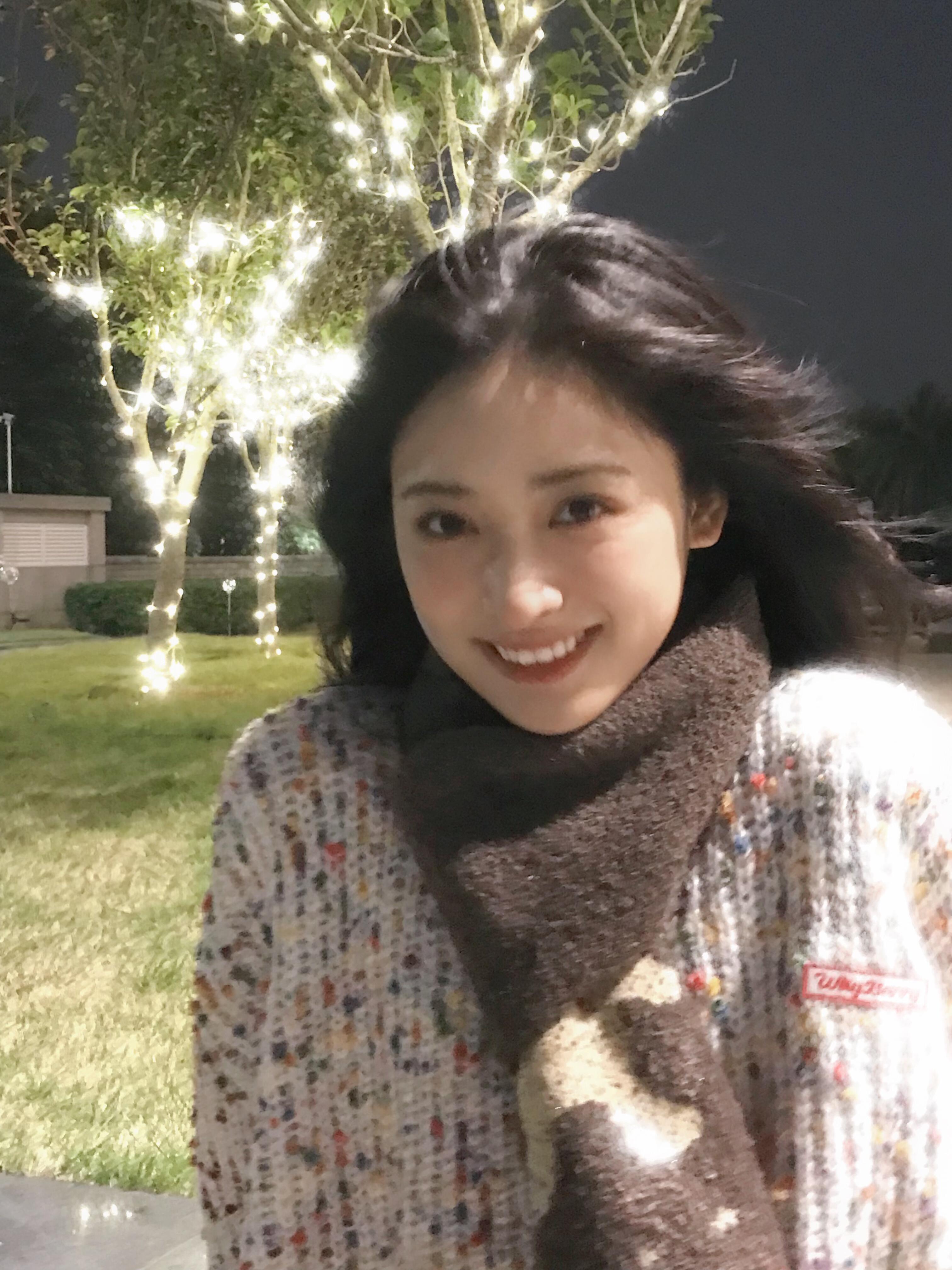 一组沈月冬日氛围感照片📸