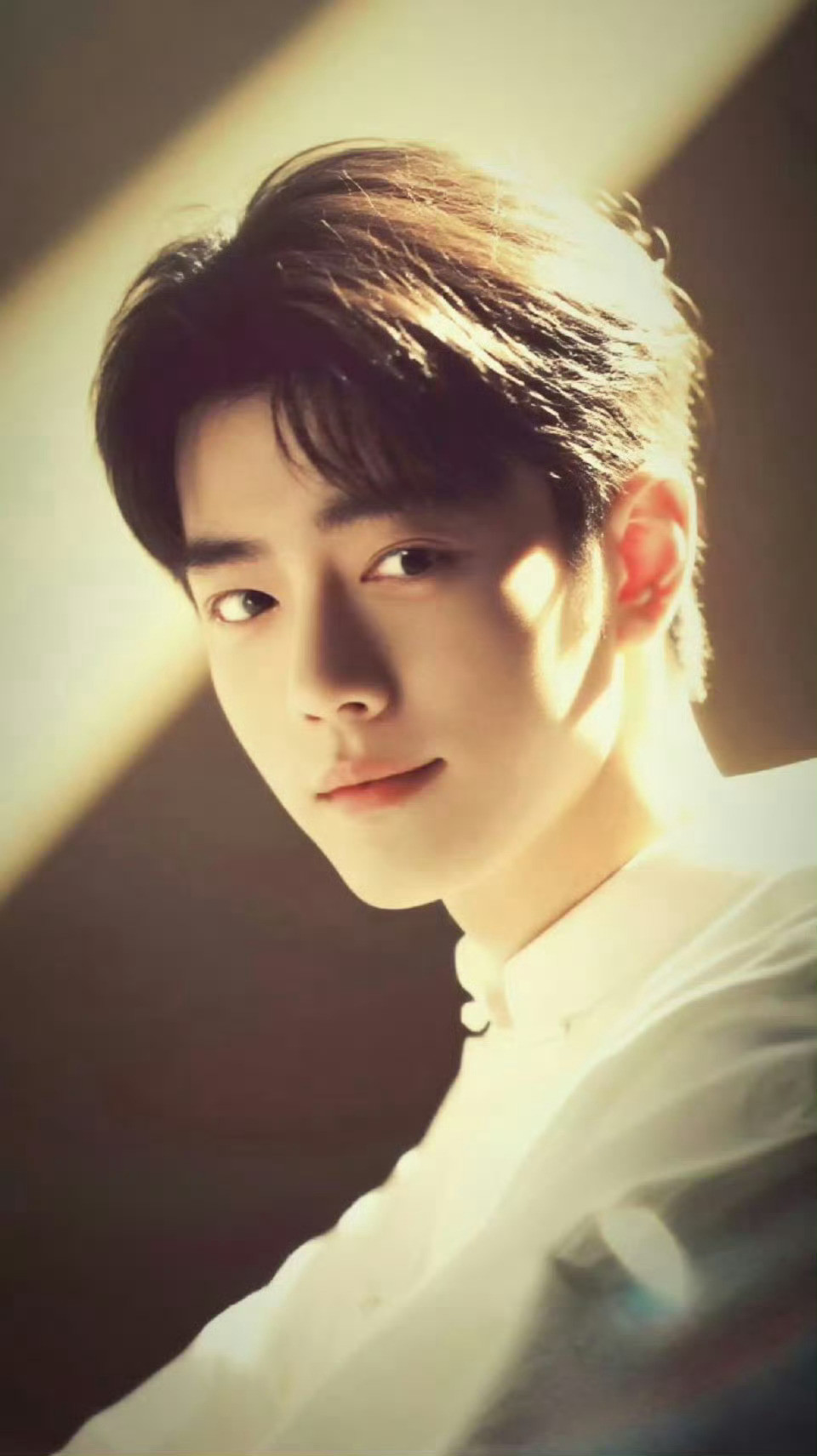 肖战每想你一次，天上就多一颗星星，于是，有了银河系。​​​