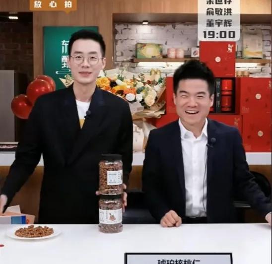 顿顿得罪了董宇辉吗？从东方甄选单飞出来顿顿直播成绩不理想，除了第二天播出还行